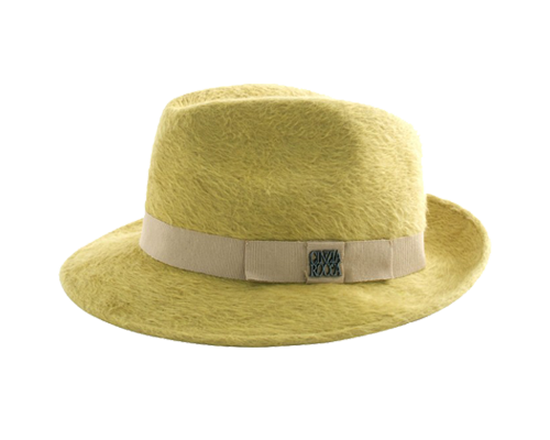 Cappello giallo in pelo di lapin impreziosito da un nastro grosgrain con placca in metallo spazzolato con logo Cinzia Rocca